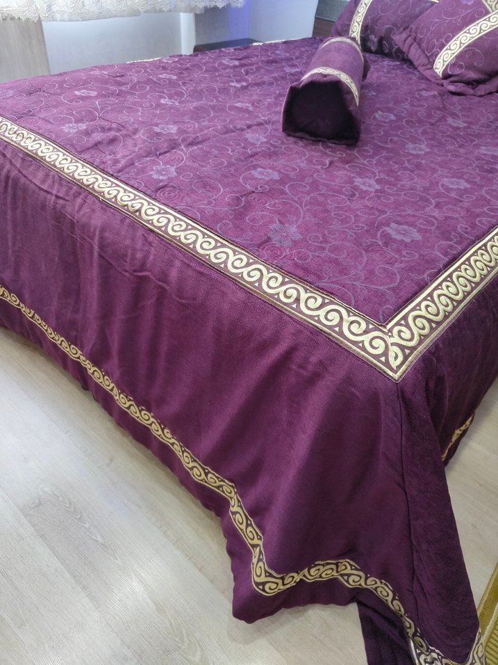 Bordo İşlemeli Yatak Örtüsü istikbal marka - Görsel 2