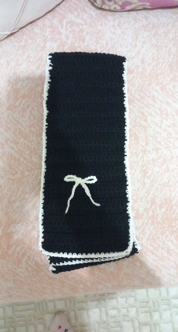 Siyah Beyaz Kenarlı Örgü Kadın Atkı - Görsel 2