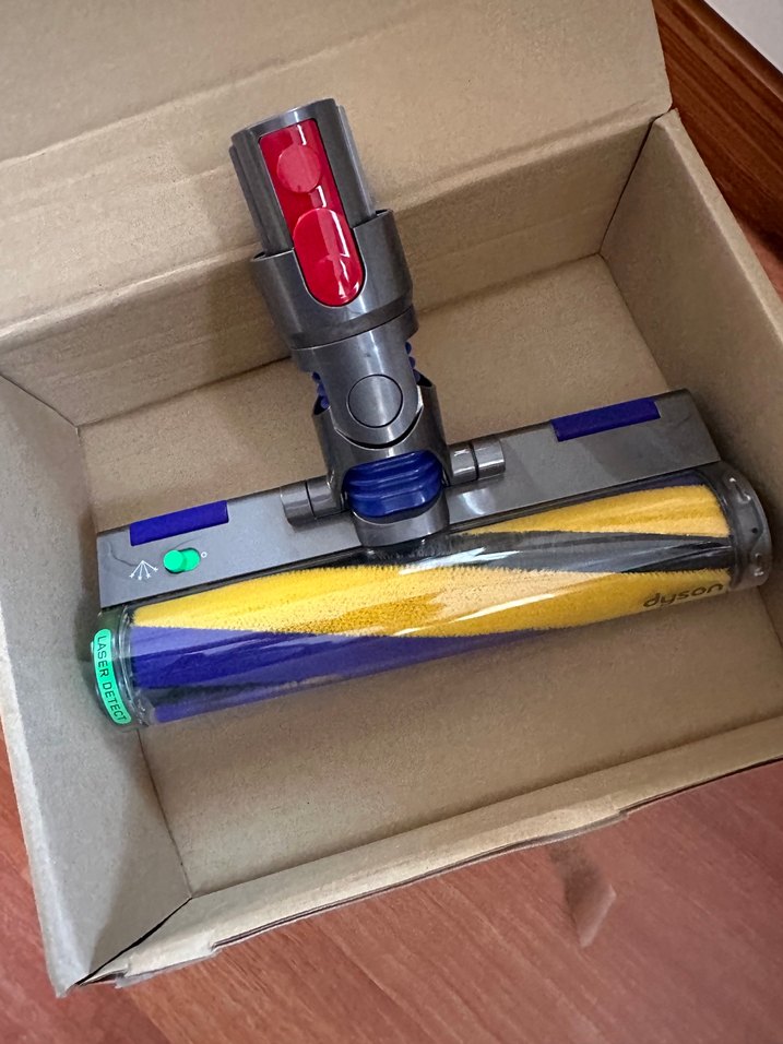 Sarı ve koyu renkli elektrikli süpürge başlığı v15 - Görsel 3