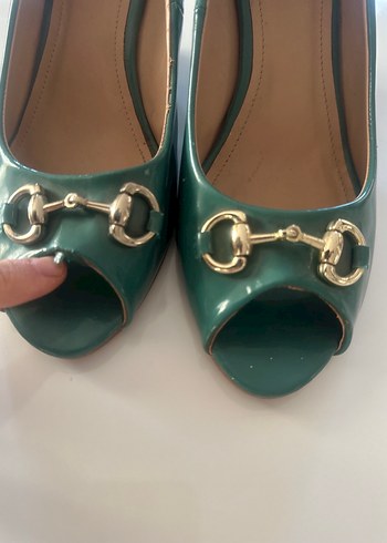 Yeşil Rugan Kadın Dolgu Topuklu Klasik Ayakkabı - Görsel 3