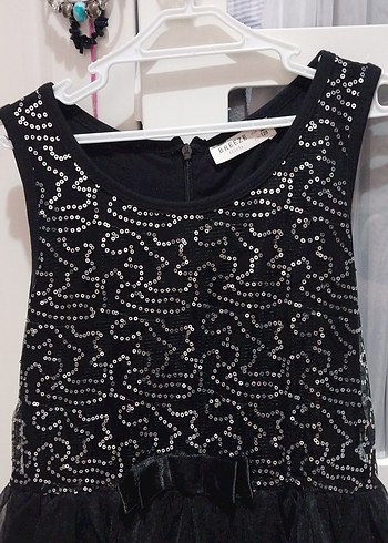 Kız Çocuk Siyah Nakışlı Fırfırlı Elbise - Görsel 2