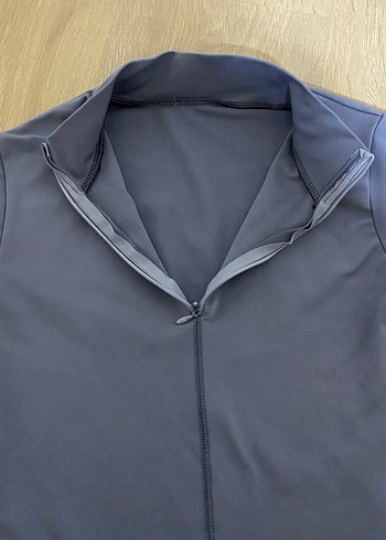 Spor vücuda tam oturan parmak geçirmeli body - Görsel 3