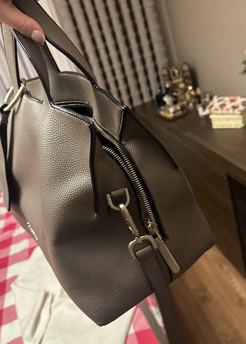 Calvin Klein Bej Deri Püsküllü Kadın Çanta - Görsel 5