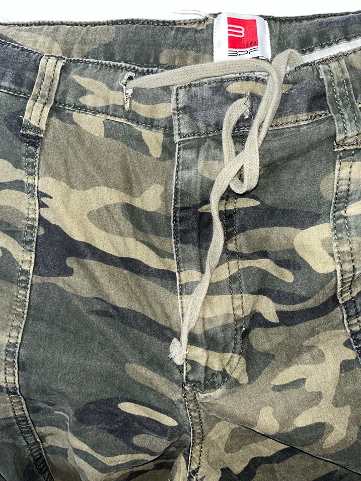 Kadın Kamuflaj Desenli Belden Bağcıklı Bol Kesim Pantolon - Görsel 2