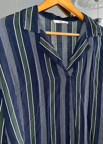 Düğmeli V Yakalı Çizgili Keten Kadın Gömlek - Görsel 3