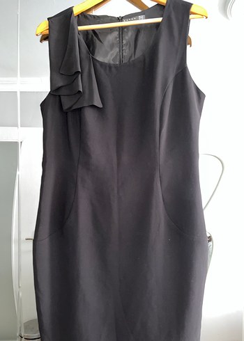 Drapeli Siyah Midi V Yaka Elbise - Görsel 2