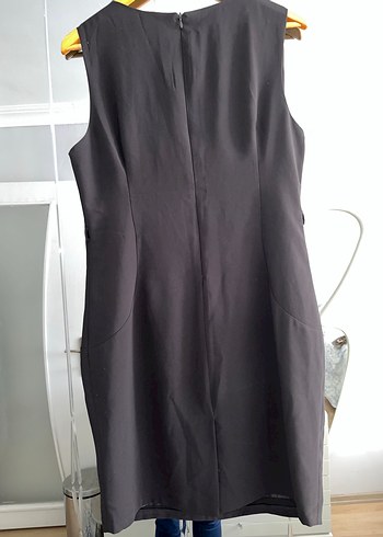 Drapeli Siyah Midi V Yaka Elbise - Görsel 5