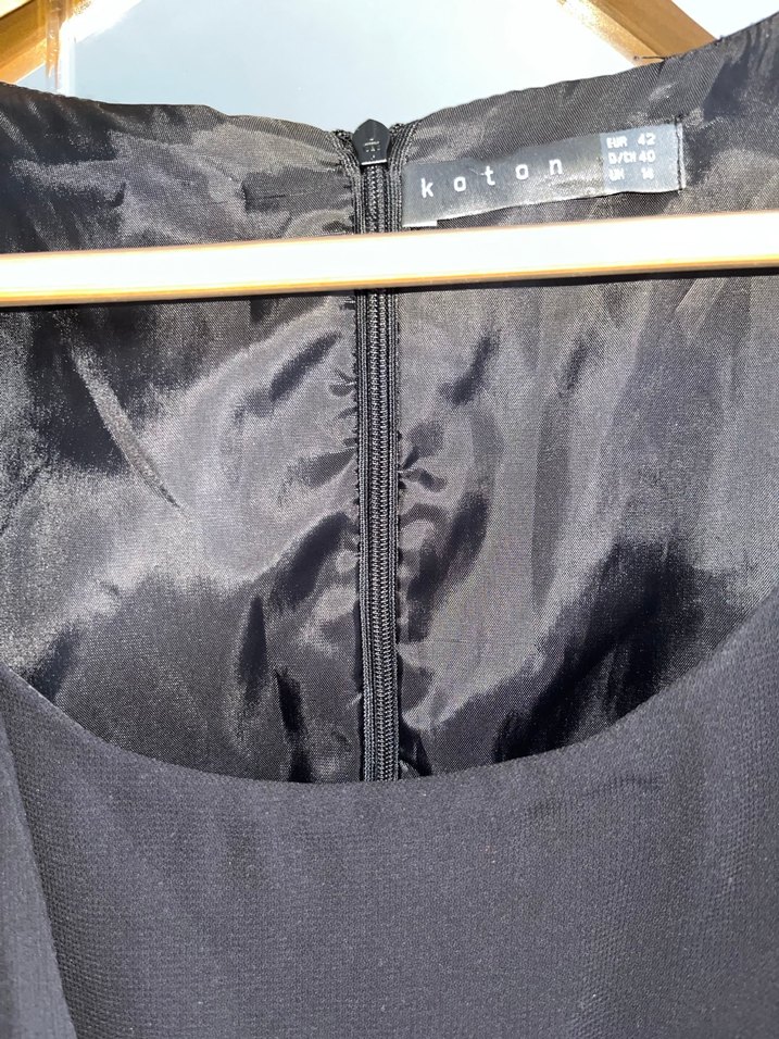 Drapeli Siyah Midi V Yaka Elbise - Görsel 4