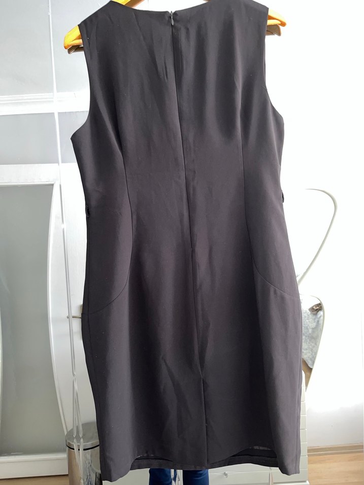 Drapeli Siyah Midi V Yaka Elbise - Görsel 5