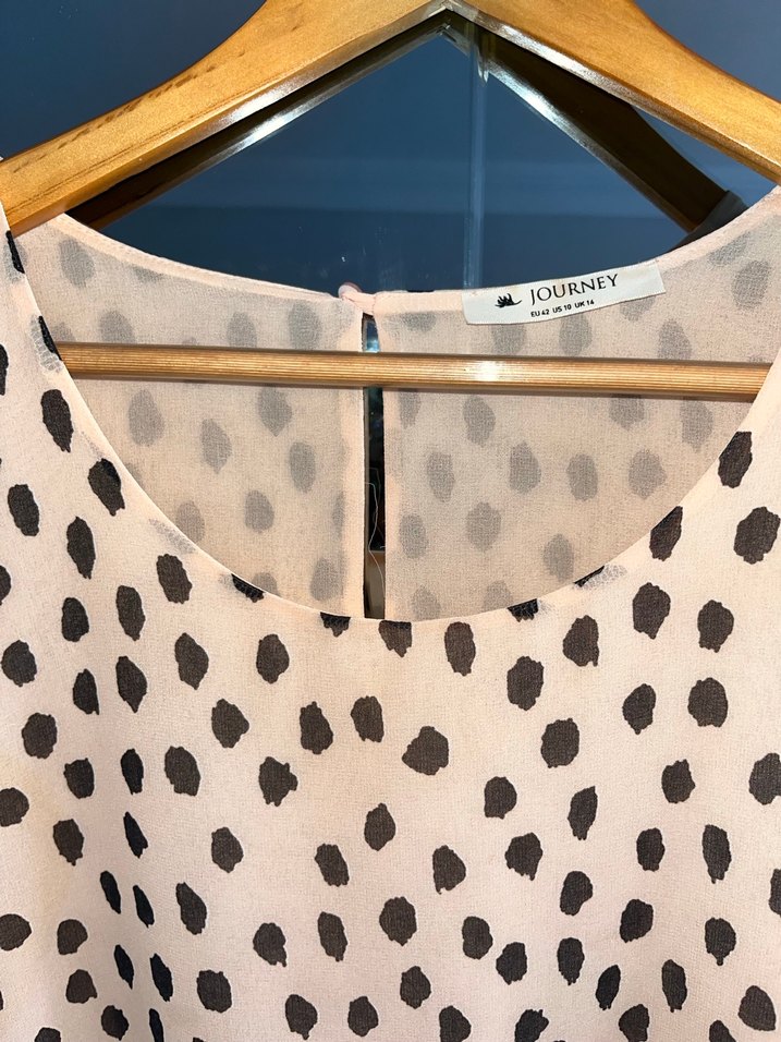 Bej Midi Dökümlü Kadın Kolsuz Bluz - Görsel 3