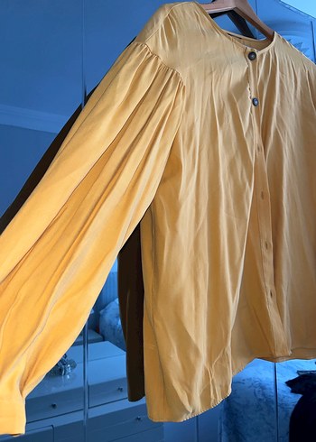 Sarı Düğmeli Uzun Kollu Yumuşak Kumaş Gömlek - Görsel 3