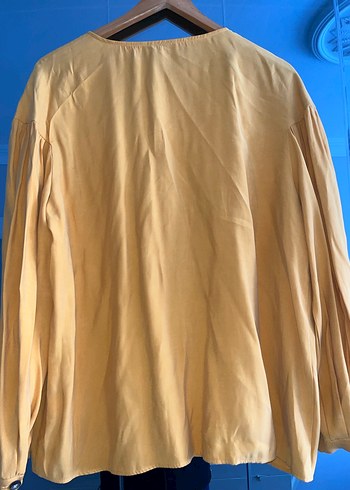 Sarı Düğmeli Uzun Kollu Yumuşak Kumaş Gömlek - Görsel 4