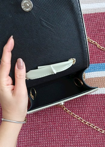 Zincir Detaylı Pastel Renk Kadın Deri Çanta - Görsel 3