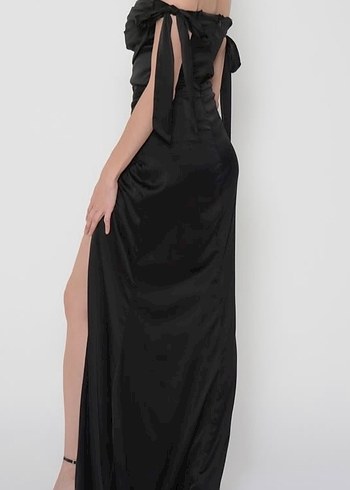 Askılı Siyah Uzun Drapeli saten Abiye Elbise - Görsel 2