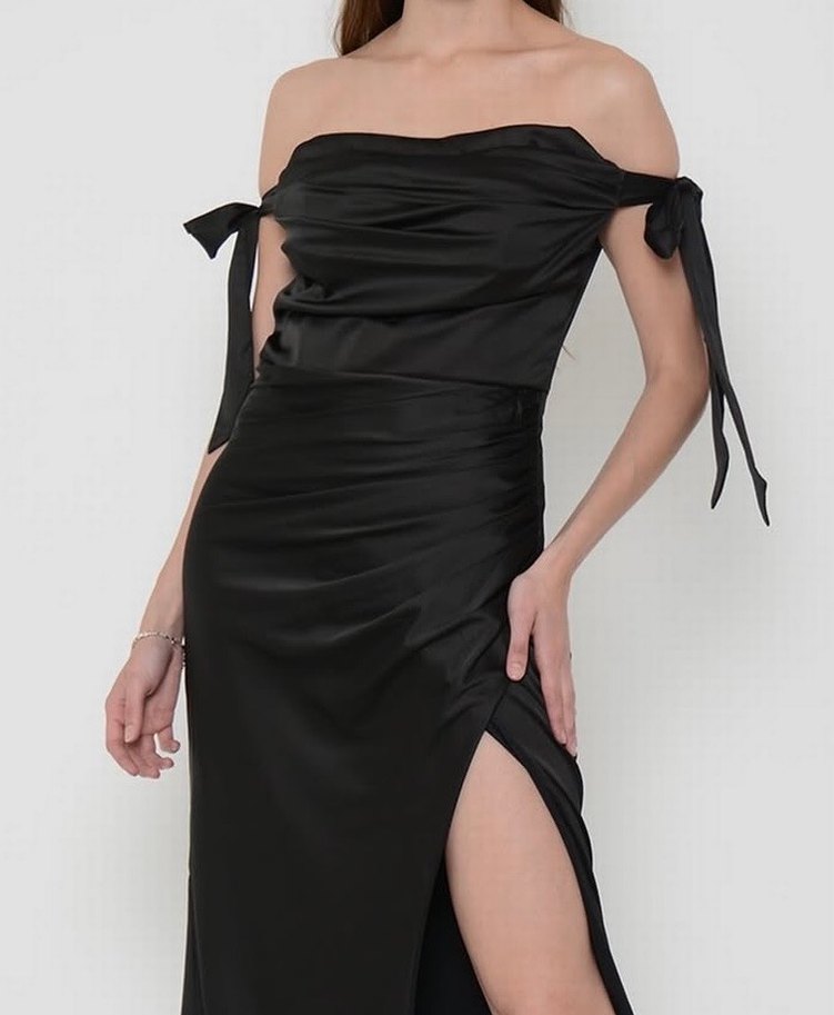 Askılı Siyah Uzun Drapeli saten Abiye Elbise - Görsel 3