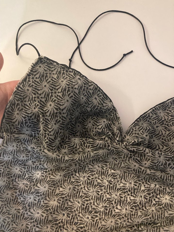 Gri V Yakalı Detaylı Büstiyer - Görsel 5