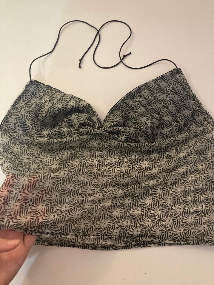 Gri V Yakalı Detaylı Büstiyer - Görsel 4