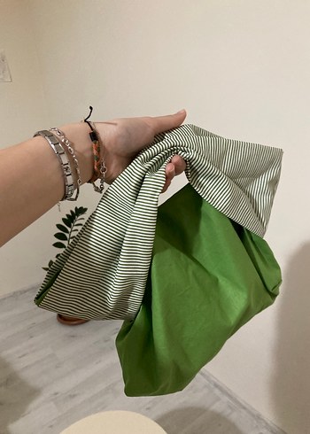Çift Taraflı Yeşil ve Çizgili El Çantası - Görsel 3