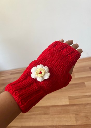 Kırmızı Çiçekli Örgü Parmaksız Eldiven - Görsel 2