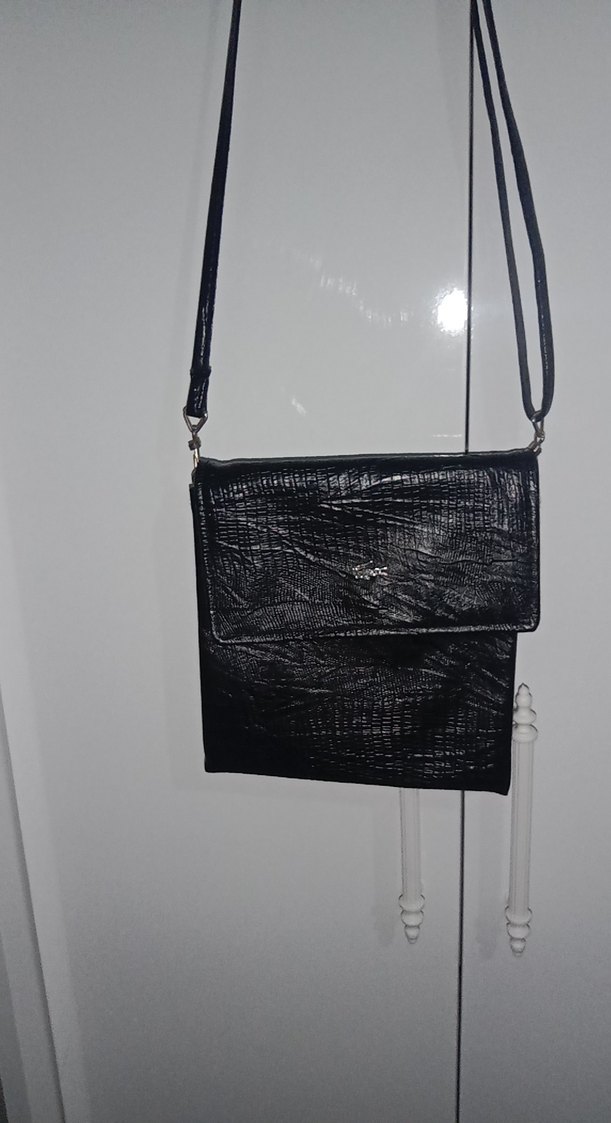Siyah Deri Yılan Desenli Kadın Çanta - Görsel 2