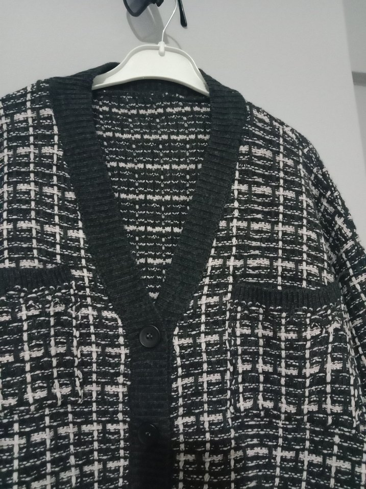 Gri Ekose Desenli Örgü Kadın Hırka
marka temsilidir - Görsel 4