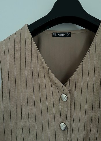 Düğmeli Bej Kolsuz Mini Yelek - Görsel 3