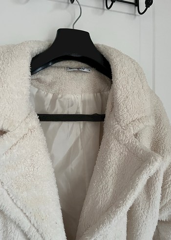 Beyaz  Kapüşonlu kadın  Peluş kaban - Görsel 3