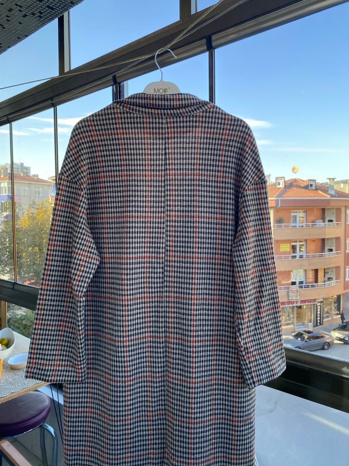 Düğmeli Ekose Desenli Uzun Kadın Kaban - Görsel 5