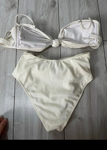 Beyaz Strappy Bikini Takımı - Görsel 2
