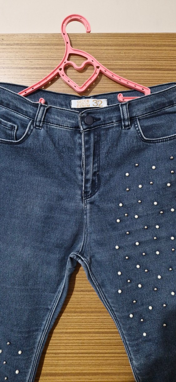 Boncuk Detaylı Mavi Kadın Kot Pantolon - Görsel 2