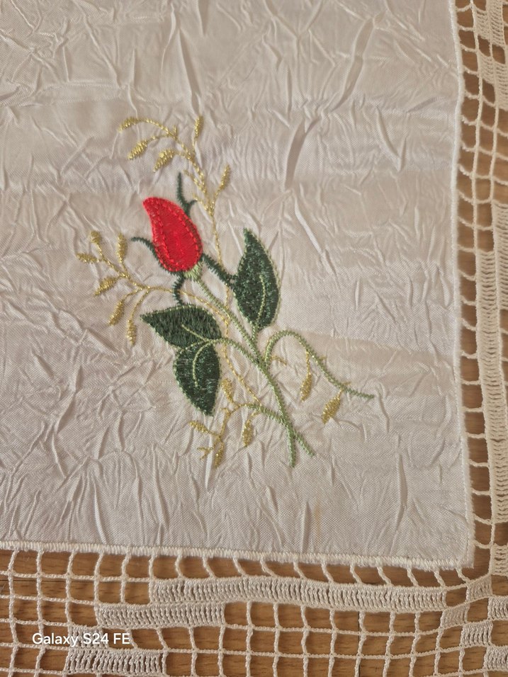 İşlemeli Beyaz Masa Örtüsü fiskos - Görsel 4