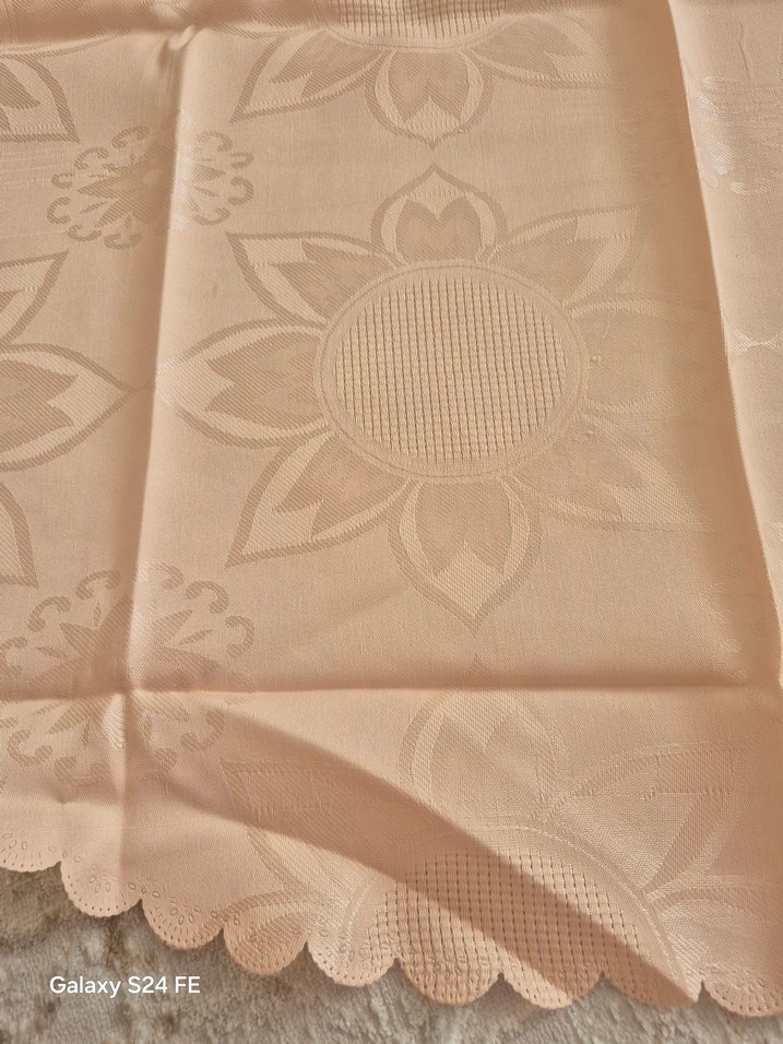 pudra Yuvarlak Masa Örtüsü - Görsel 2