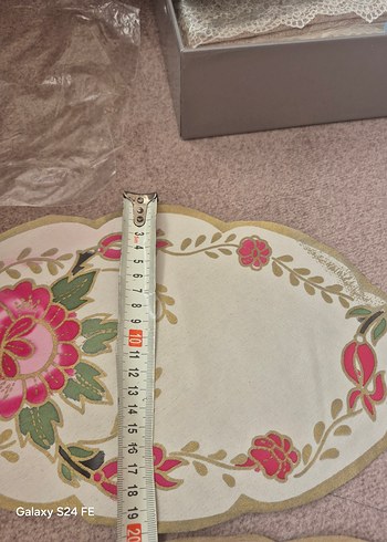 Pembe Nakışlı Oval Örtü - Görsel 3