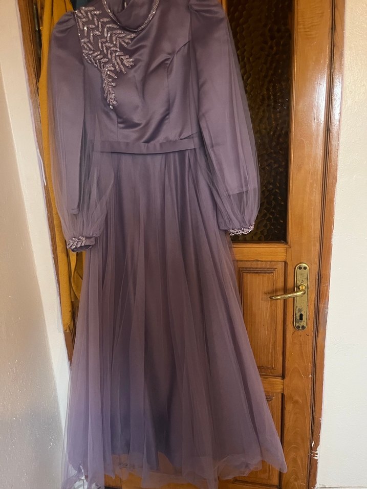 Uzun Kollu Nakışlı Mor Abiye Elbise - Görsel 5