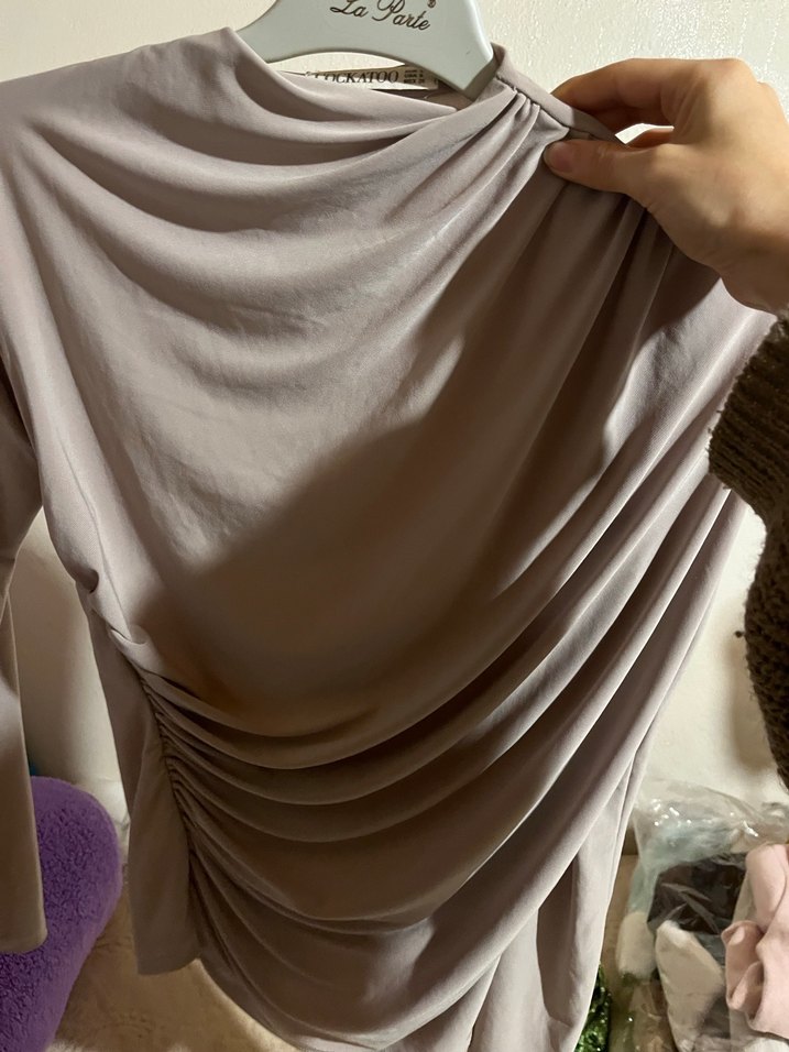 Kadın dik  yaka omuz ve bel büzgülü uzun  Kollu  Bluz - Görsel 4