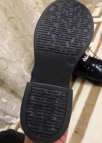 Siyah Yılan Desenli Deri Gotik Bot - Görsel 6