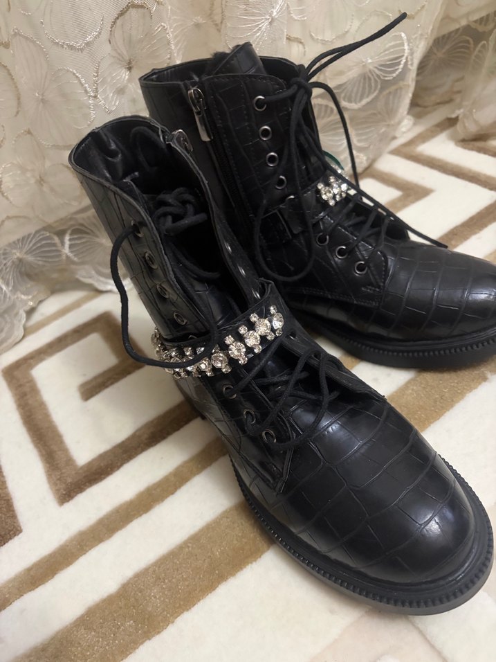 Siyah Yılan Desenli Deri Gotik Bot - Görsel 3