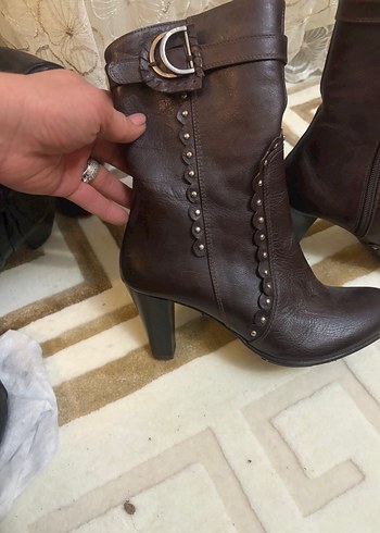 Kahverengi Deri Tokalı Yüksek Topuklu Kadın Çizme - Görsel 4