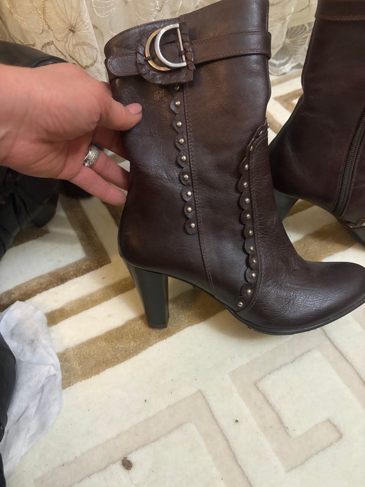 Kahverengi Deri Tokalı Yüksek Topuklu Kadın Çizme - Görsel 4