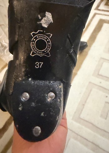 Siyah Deri Diz Üstü Gotik Botlar - Görsel 4