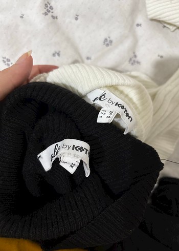 Siyah ve Beyaz Triko Boğazlı Kazak - Görsel 5