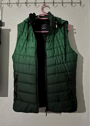 Kemerli Yeşil Kapüşonlu Erkek Yelek - Görsel 2