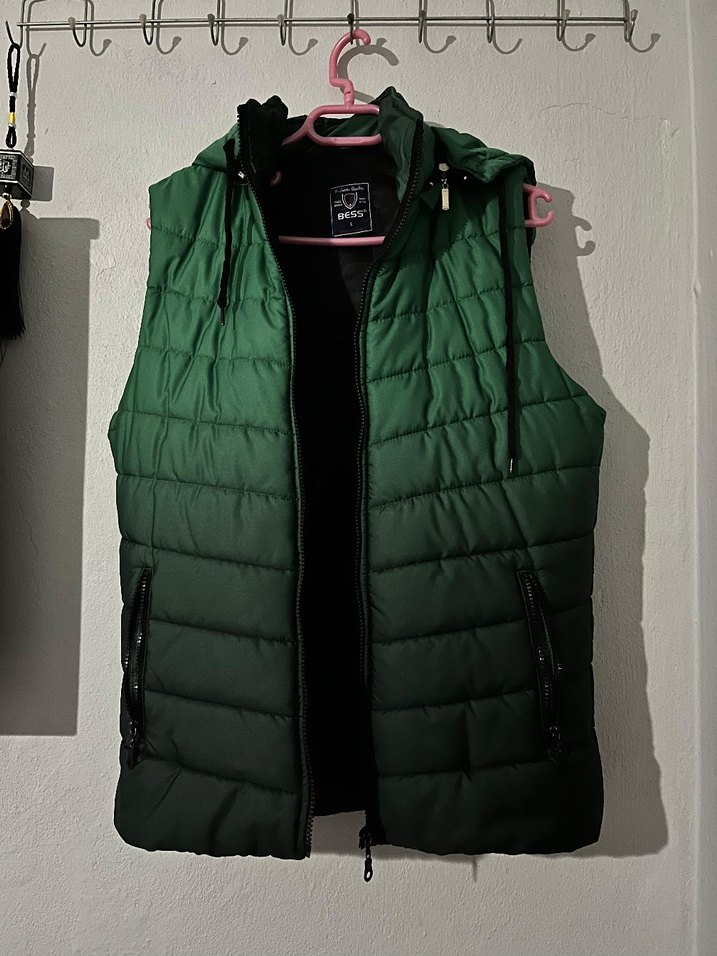 Kemerli Yeşil Kapüşonlu Erkek Yelek - Görsel 2