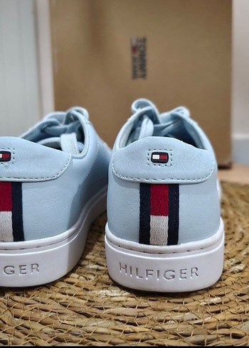 Tommy Hilfiger 36