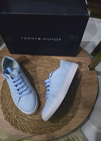 Tommy Hilfiger 36