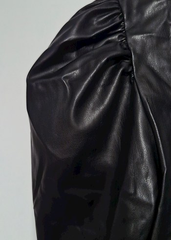 Siyah Deri Elbise Kemerli V Yakalı - Görsel 4