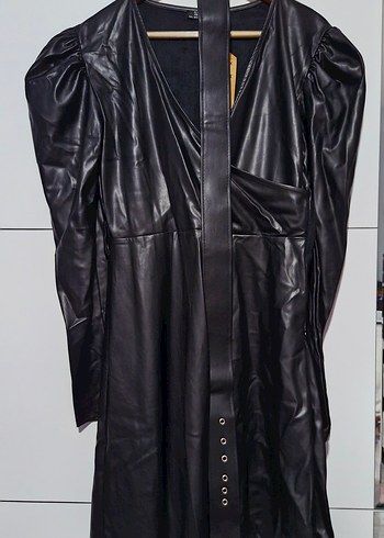 Siyah Deri Elbise Kemerli V Yakalı - Görsel 5