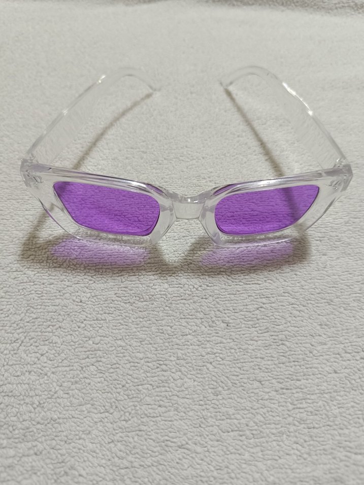 Şeffaf Çerçeveli Mor Kadın Güneş Gözlüğü - Görsel 3