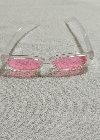 Kadın Şeffaf Güneş Gözlüğü - Görsel 2