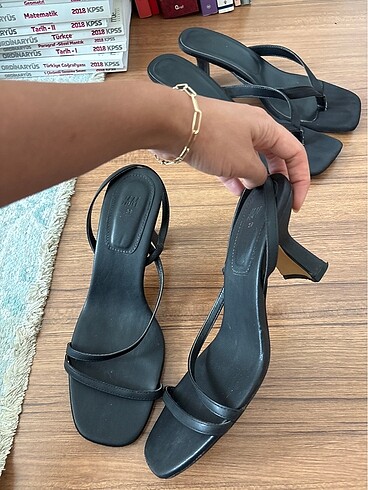 H&M Siyah kısa topuklu sandalet
